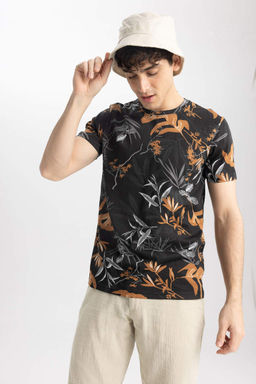 Облегающая футболка с круглым вырезом и короткими рукавами с рисунком