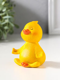 Сувенир полистоун лак "Жёлтый утёнок-йог" 8,5х7х9 см