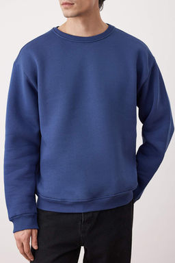 Lacivert Oversize/Genis Kesim Pamuklu Basic Ici Polarl? Kal?n Sweatshirt TMNAW25SW00011