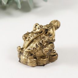 Нэцкэ фигурка полистоун «Денежная жаба с монетой и жезлом Жуи», под бронзу, 5×6×4.5 см