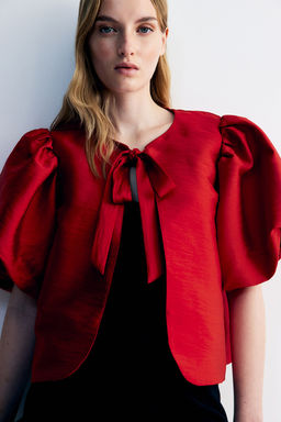 Blusa con mangas globo