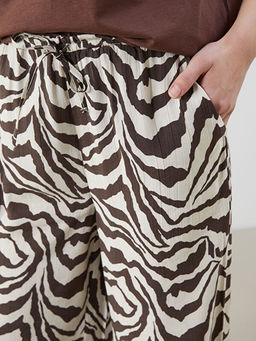 Beli Lastikli Desenli Geni? Pa?a Kad?n Pantolon