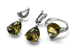 Кольцо серьги с цирконом искусственным, цв.зеленый размер 19