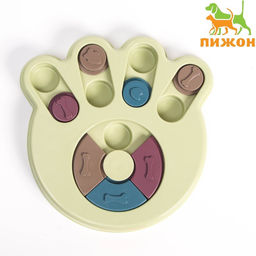 Игрушка интеллектуальная для лакомств Лапа, 14 х 13,5 х 3 см, зелёная