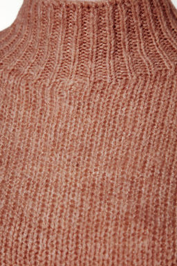 Mor Yumusak Dokulu Kal?n Bisiklet Yaka Triko Kazak TWOAW24KZ00290 - Trendyolmilla фото 15