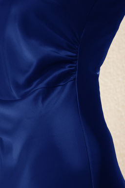 Saks Vucuda Oturan Saten Dokuma Maxi Abiye Gece Mezuniyet Elbisesi TPRSS25AE00066