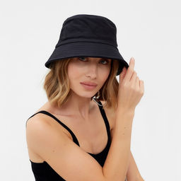 Панама женская с цепочкой MINAKU, чёрная, размер 56-58