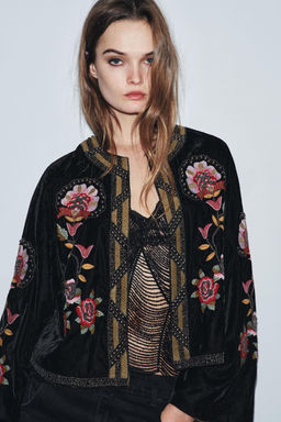 VELVET JACKET WITH FLORAL EMBROIDERY AND BEADS - Zara фото 2
