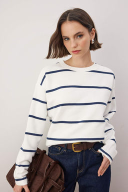 Ekru Cizgili Regular/Normal Kal?p Bisiklet Yaka Orme Sweatshirt TWOAW26SW00255