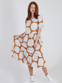 Летнее платье больших размеров горчичного цвета в крупный белый горох - Almond фото 4