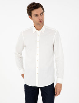 Белая приталенная рубашка с длинным рукавом