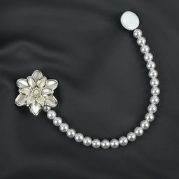 Подхват для штор «Георгин», d=6 см, цвет белый/бежевый