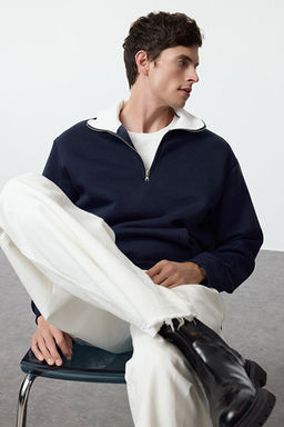 Lacivert Oversize/Geni_ Kesim Dik Yaka Fermuarl_ __i Polarl_/S_cak Tutan Sweatshirt TMNAW25SW00081