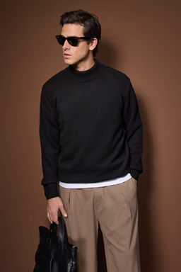 Siyah Relaxed Dik Yaka Duz Kazak TMNAW26KZ00013