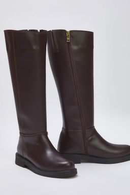 Trendyolmilla Shoes Siyah Fermuarl? K?sa Duz Topuklu Kad?n Cizme TAKAW25CZ00000