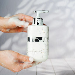 Аксессуары для ванной «Вестерос», 4 предмета, мыльница, дозатор для мыла 390 мл, 2 стакана, белые